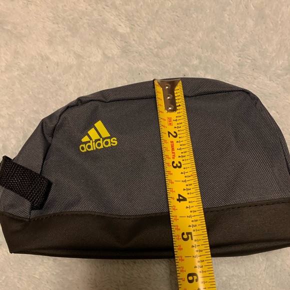 5/$20 - NWOT Adidas travel cosmetic bag - Picture 6 of 6